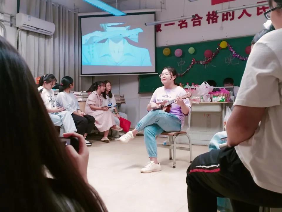 中秋佳节，师生一起过！