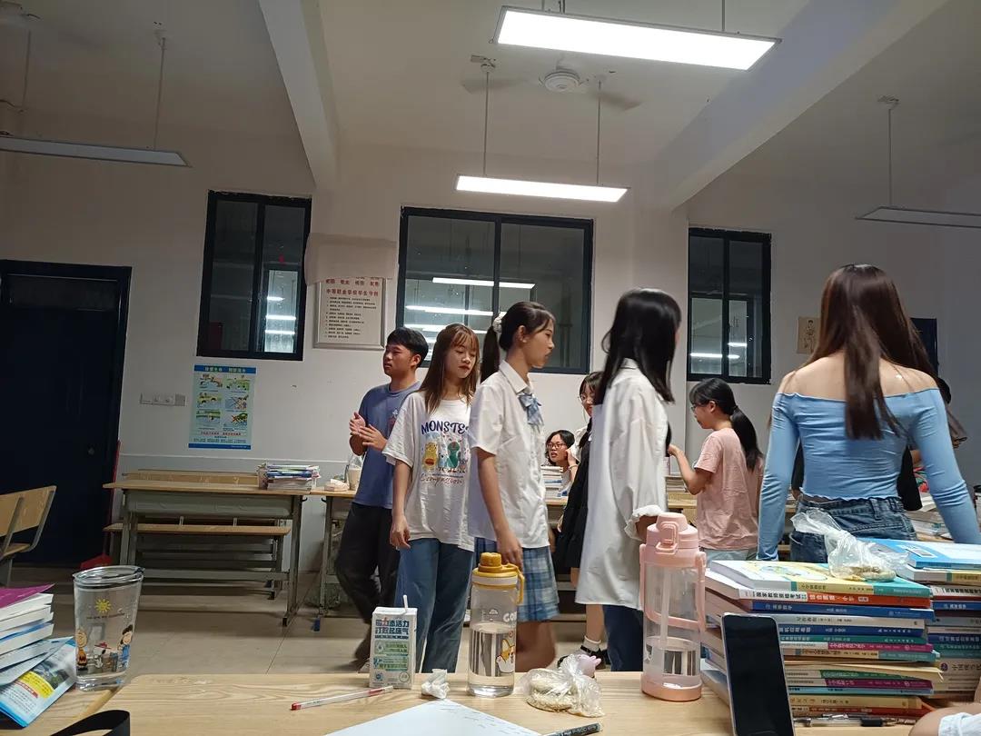 中秋佳节，师生一起过！