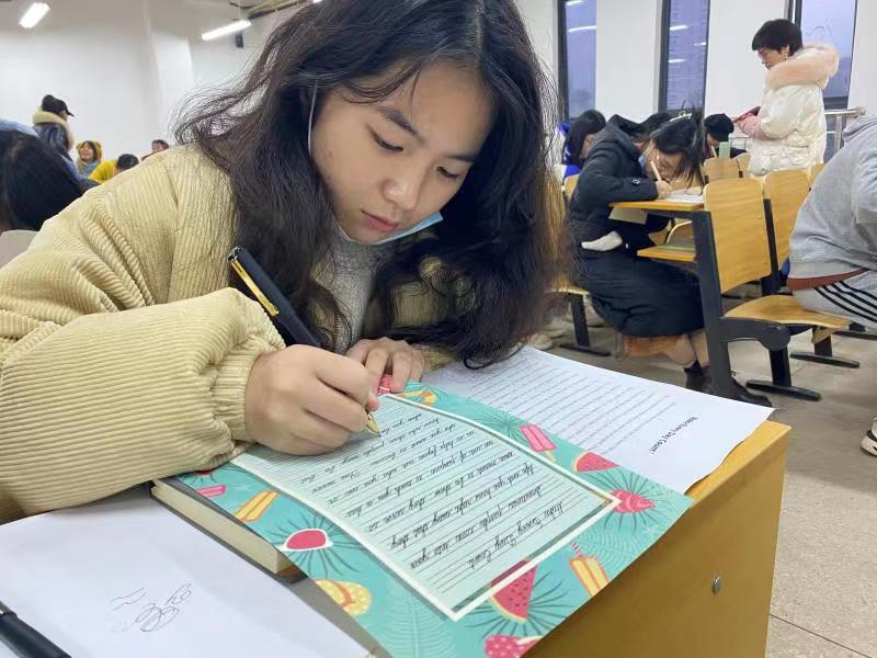 见字如面，“英”你精彩 ---衡阳幼儿师范高等专科学校举行第三届英语书写大赛活动