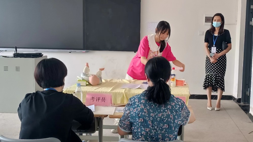 我校育婴员、保育师职业技能等级认定考试顺利举行